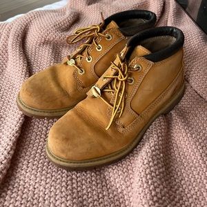 SHORT TIMBERLAND BOOTS